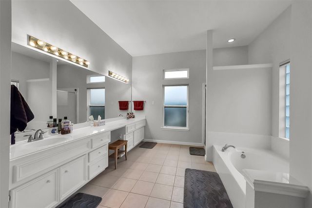 205 Trail Bend Lane, Friendswood, TX 77546