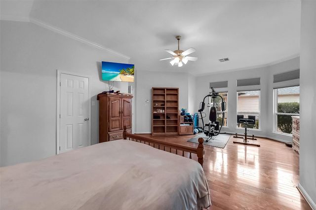 205 Trail Bend Lane, Friendswood, TX 77546
