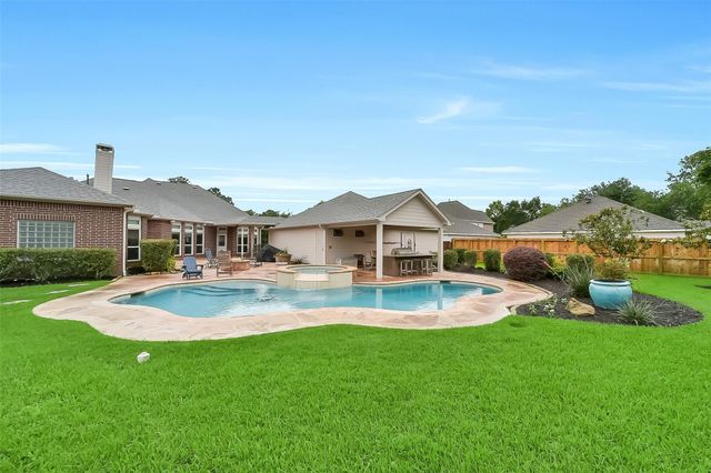 205 Trail Bend Lane, Friendswood, TX 77546