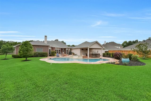 205 Trail Bend Lane, Friendswood, TX 77546