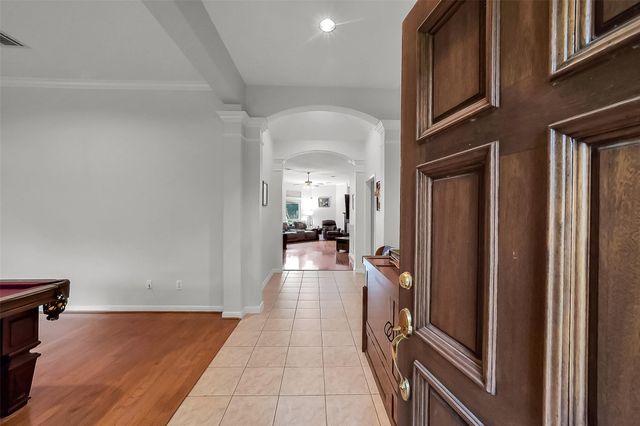 205 Trail Bend Lane, Friendswood, TX 77546