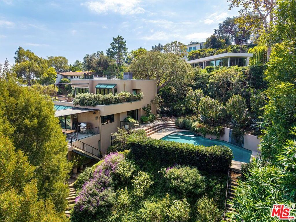 1026 N Tigertail Road, Los Angeles, CA 90049 — exterior