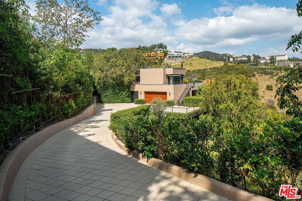 1026 N Tigertail Road, Los Angeles, CA 90049 — photo 3