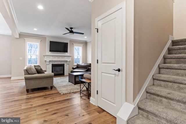 16 BOBOLINK COURT, Mechanicsburg, PA 17050