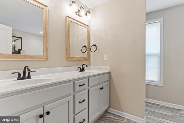 16 BOBOLINK COURT, Mechanicsburg, PA 17050