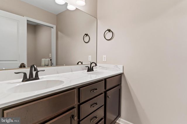 16 BOBOLINK COURT, Mechanicsburg, PA 17050