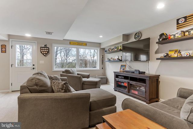 16 BOBOLINK COURT, Mechanicsburg, PA 17050