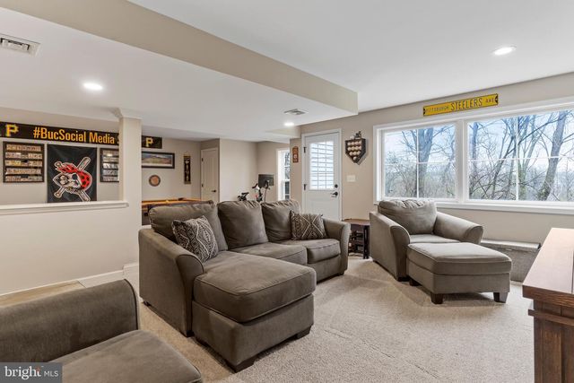 16 BOBOLINK COURT, Mechanicsburg, PA 17050