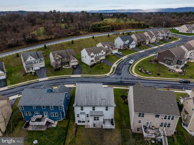 16 BOBOLINK COURT, Mechanicsburg, PA 17050