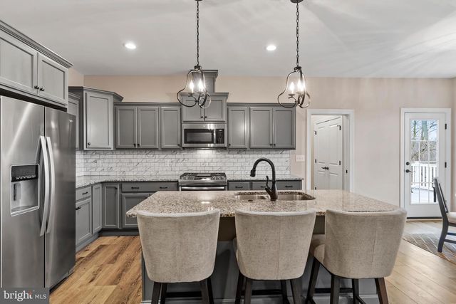 16 BOBOLINK COURT, Mechanicsburg, PA 17050