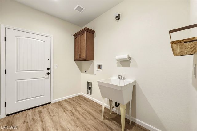 880 Fort Carson Road, Pahrump, NV 89060