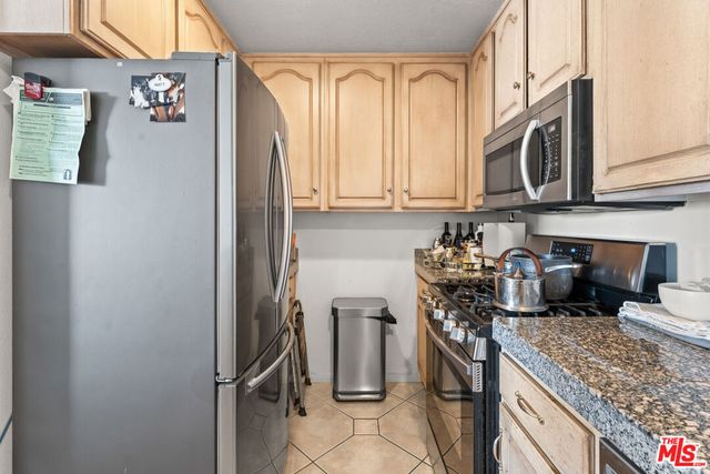 11535 Rochester Avenue 301, Los Angeles, CA 90025