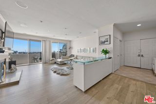 11535 Rochester Avenue 301, Los Angeles, CA 90025