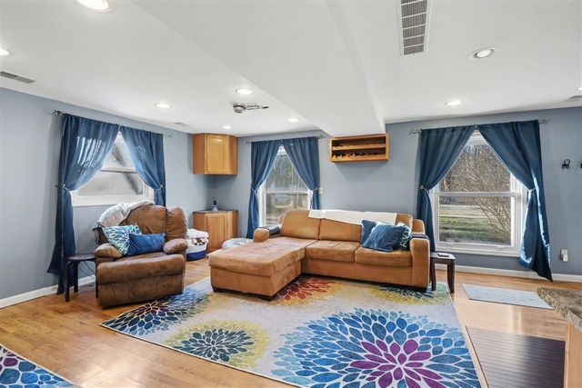 267 Willis Road, Saline, MI 48176