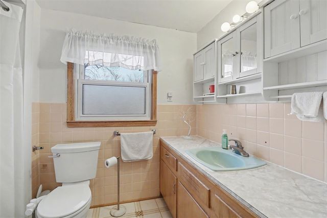 267 Willis Road, Saline, MI 48176