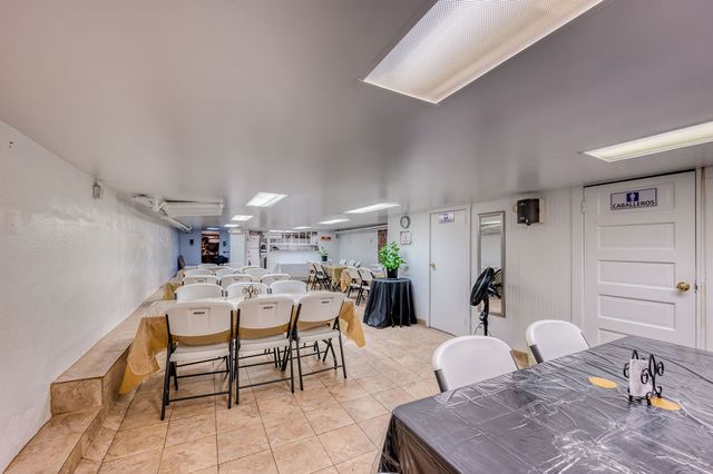 1457 W Blackhawk Street, Chicago, IL 60642