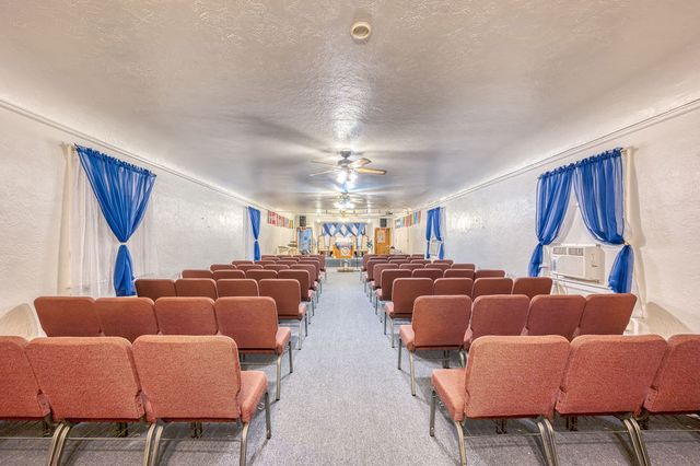 1457 W Blackhawk Street, Chicago, IL 60642