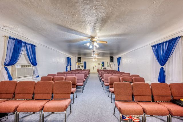 1457 W Blackhawk Street, Chicago, IL 60642