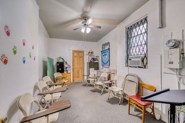 1457 W Blackhawk Street, Chicago, IL 60642