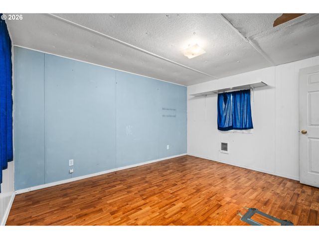 2145 31ST St 48, Springfield, OR 97477