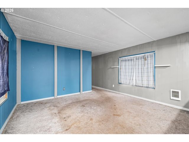 2145 31ST St 48, Springfield, OR 97477