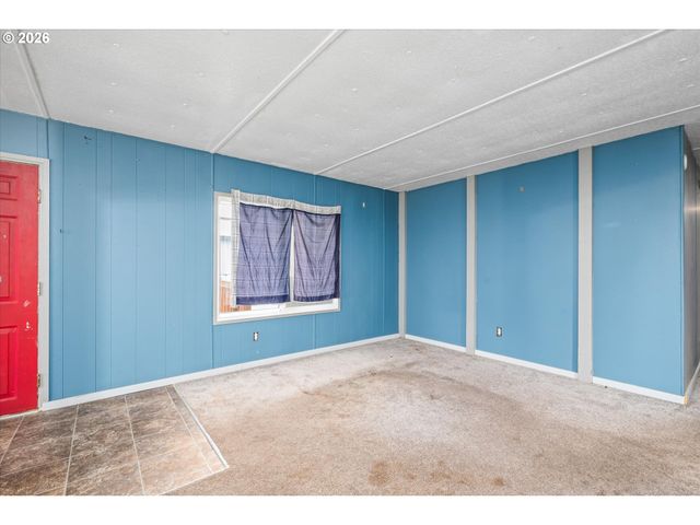 2145 31ST St 48, Springfield, OR 97477