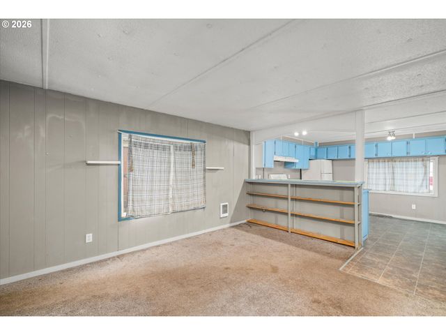 2145 31ST St 48, Springfield, OR 97477