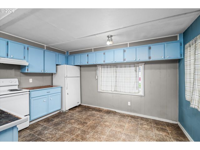 2145 31ST St 48, Springfield, OR 97477