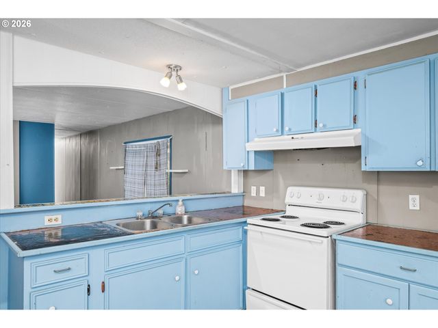 2145 31ST St 48, Springfield, OR 97477