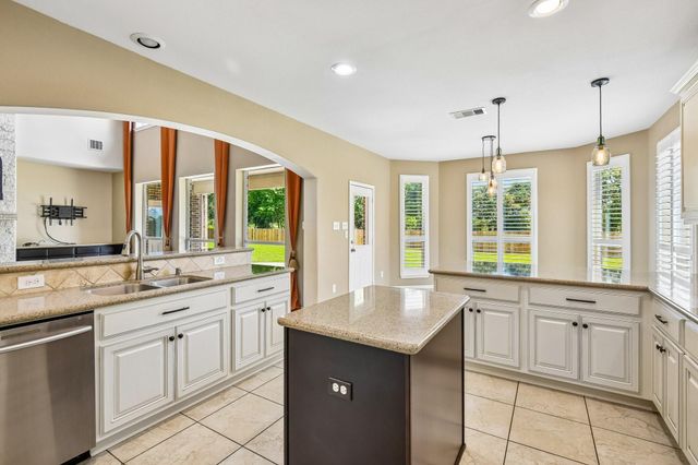 2306 Lakeway Drive, Friendswood, TX 77546