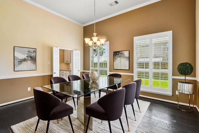 2306 Lakeway Drive, Friendswood, TX 77546