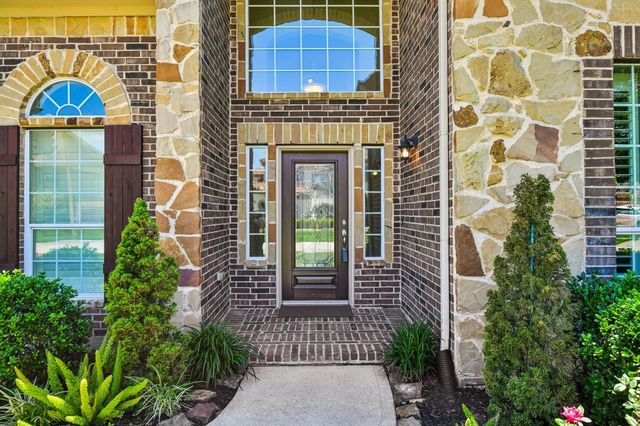 2306 Lakeway Drive, Friendswood, TX 77546