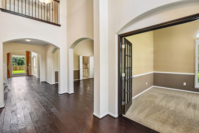 2306 Lakeway Drive, Friendswood, TX 77546
