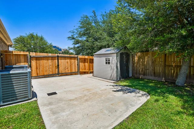 2306 Lakeway Drive, Friendswood, TX 77546