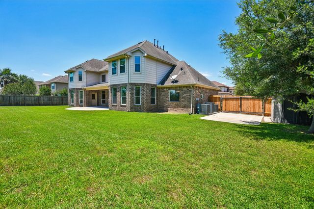 2306 Lakeway Drive, Friendswood, TX 77546