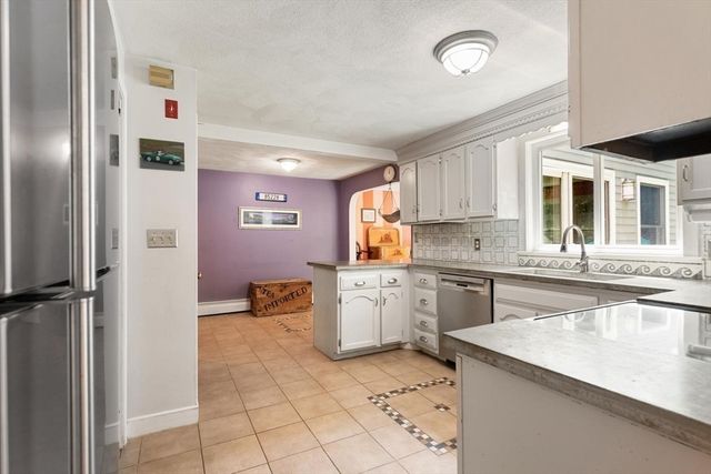 83 Willow Ridge Rd, North Andover, MA 01845