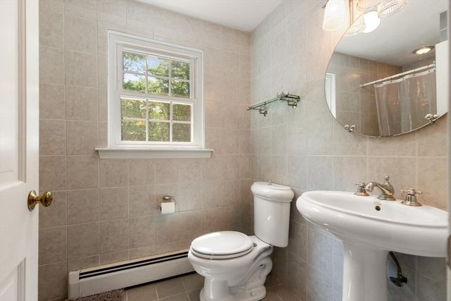 83 Willow Ridge Rd, North Andover, MA 01845