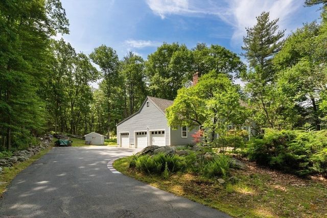 83 Willow Ridge Rd, North Andover, MA 01845