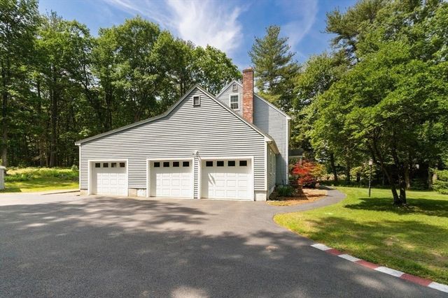 83 Willow Ridge Rd, North Andover, MA 01845