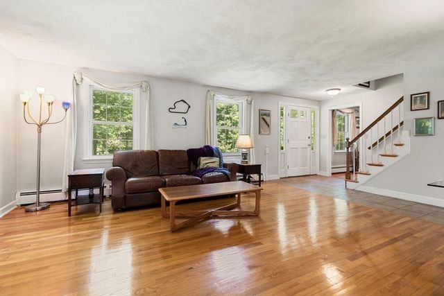 83 Willow Ridge Rd, North Andover, MA 01845