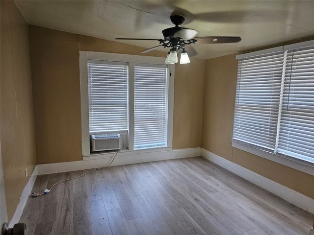 1006 Grandview Avenue, Dallas, TX 75223