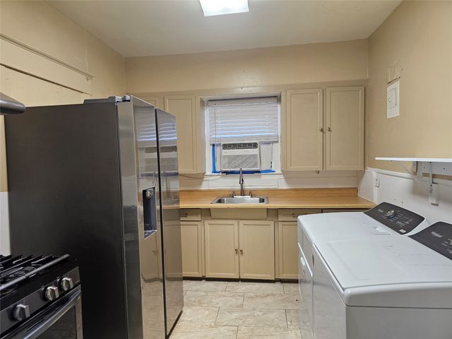 1006 Grandview Avenue, Dallas, TX 75223