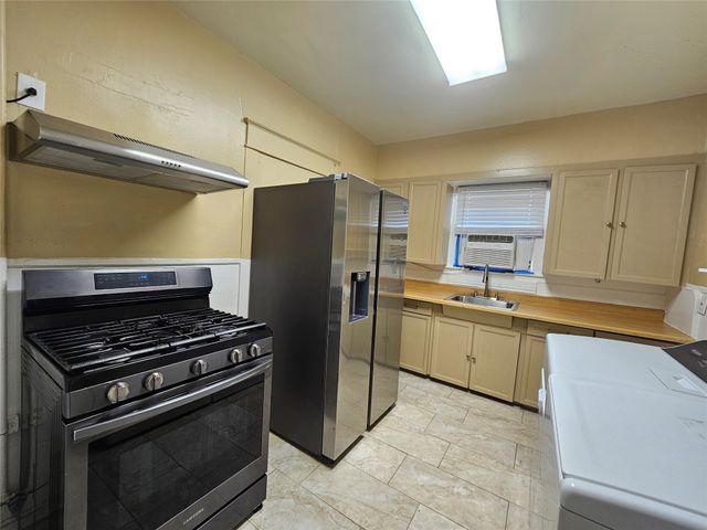 1006 Grandview Avenue, Dallas, TX 75223