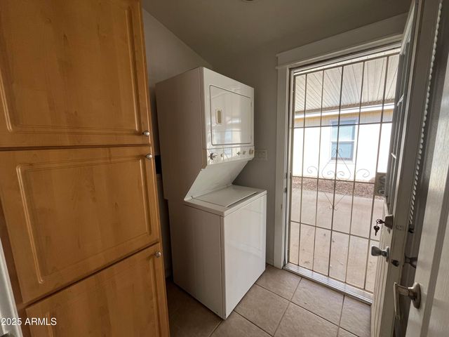 10960 N 67th Avenue 118, Glendale, AZ 85304