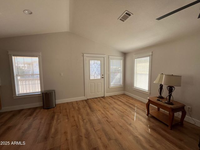 10960 N 67th Avenue 118, Glendale, AZ 85304