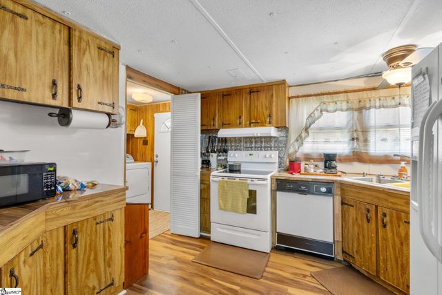111 Lewis Street, Clinton, SC 29325