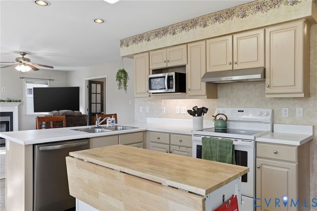 11400 Crawford Wood Ter, Midlothian, VA 23114