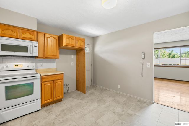 2118 S 122nd Avenue, Omaha, NE 68144