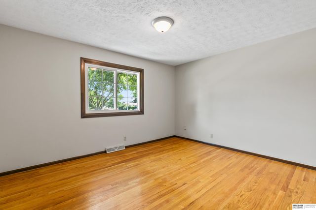 2118 S 122nd Avenue, Omaha, NE 68144