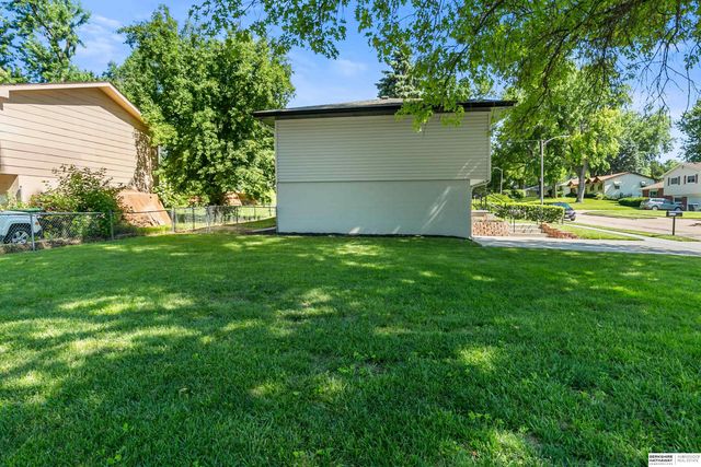 2118 S 122nd Avenue, Omaha, NE 68144